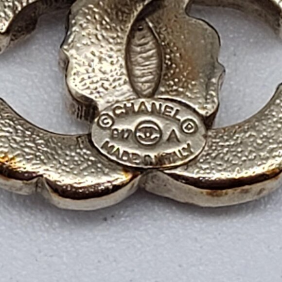 Authentic Chanel CC Rhinestones 1 earing only - Picture 10 of 10